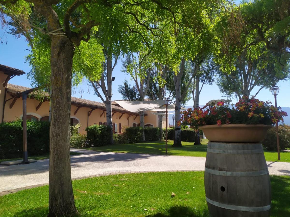 Hotel Villaggio Le Stelline Montefalco Exterior photo