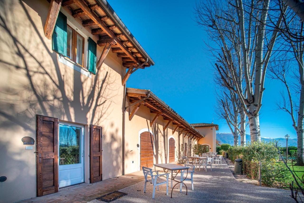 Hotel Villaggio Le Stelline Montefalco Exterior photo